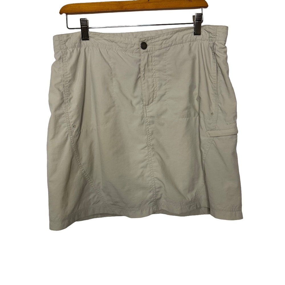 Columbia Titanium Khaki Skirt with built-in Shorts Size 10